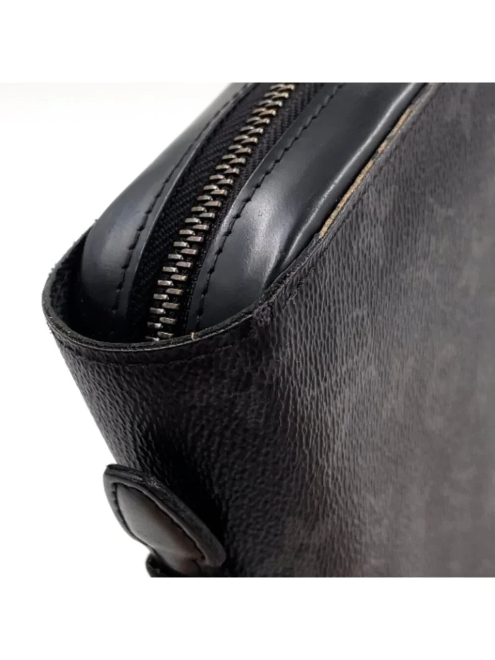 Louis Vuitton Zippy XL Monogram Eclipse Leather Black Round Wallet Gold